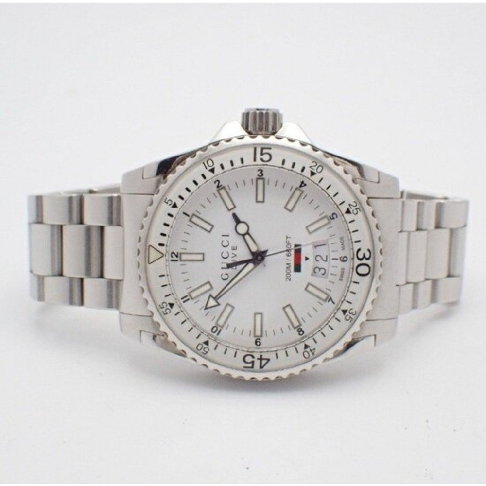 Gucci Dive 40mm Quartz 200m White Dial Rotating Bezel Date Steel Bracelet